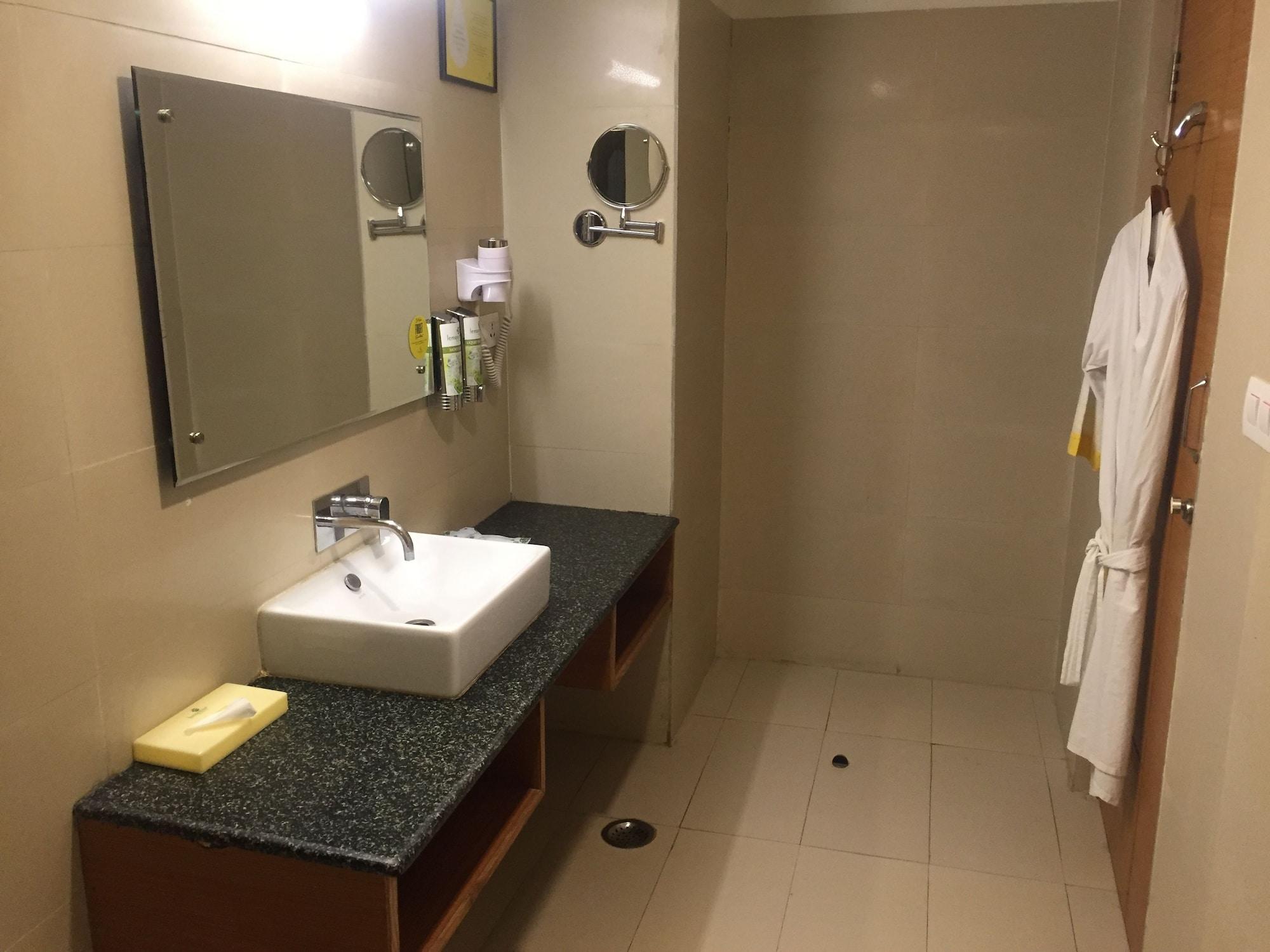 Lemon Tree Hotel, Ντεχραντούν Εξωτερικό φωτογραφία