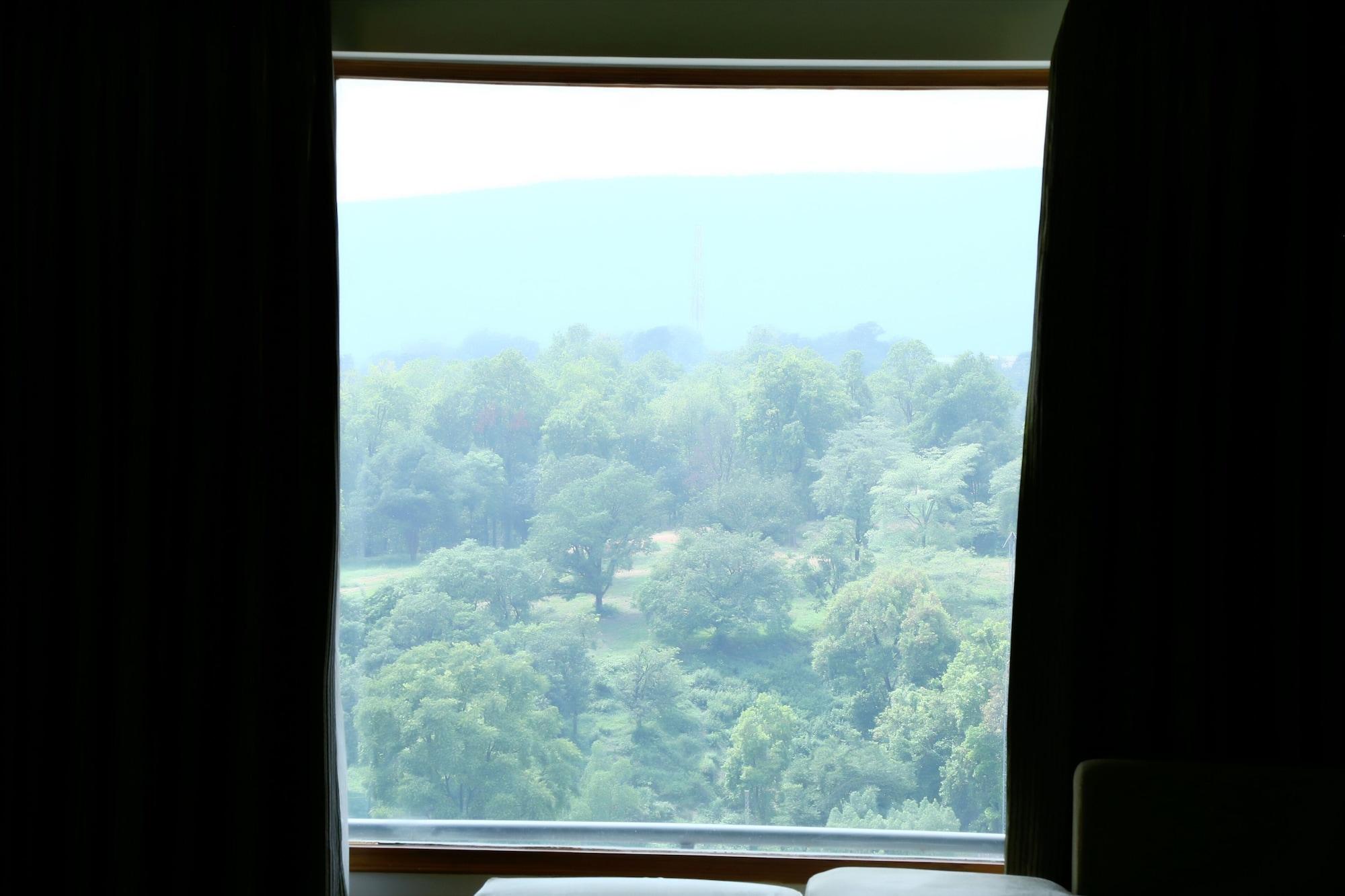 Lemon Tree Hotel, Ντεχραντούν Εξωτερικό φωτογραφία