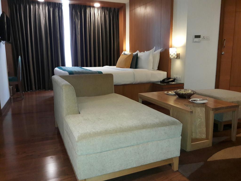 Lemon Tree Hotel, Ντεχραντούν Εξωτερικό φωτογραφία