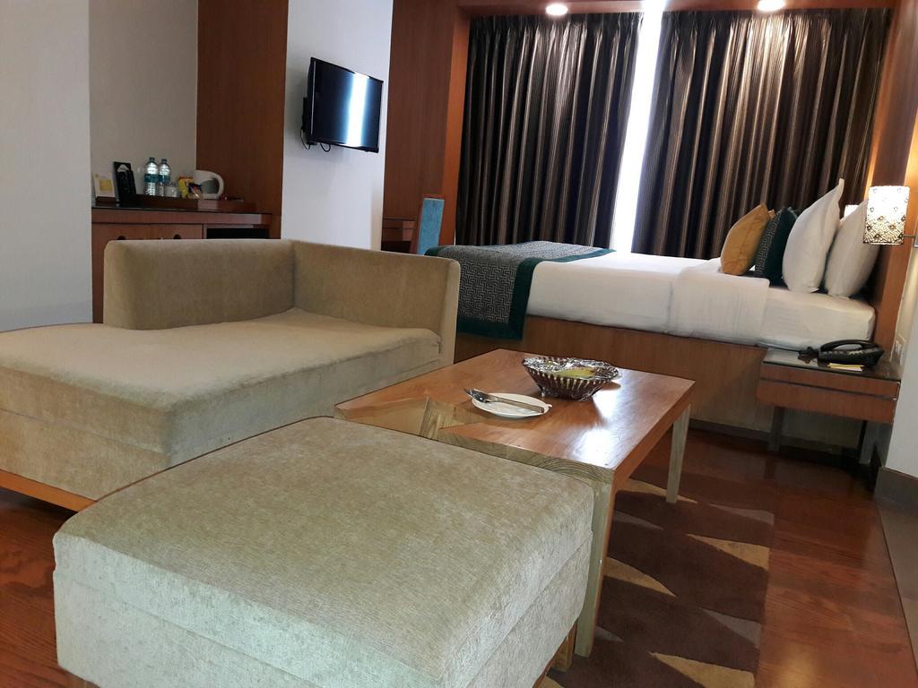Lemon Tree Hotel, Ντεχραντούν Εξωτερικό φωτογραφία