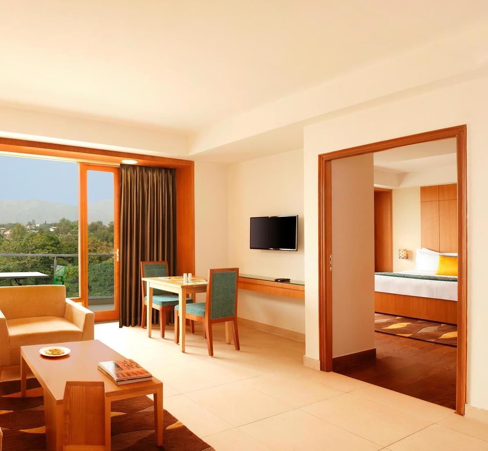 Lemon Tree Hotel, Ντεχραντούν Εξωτερικό φωτογραφία