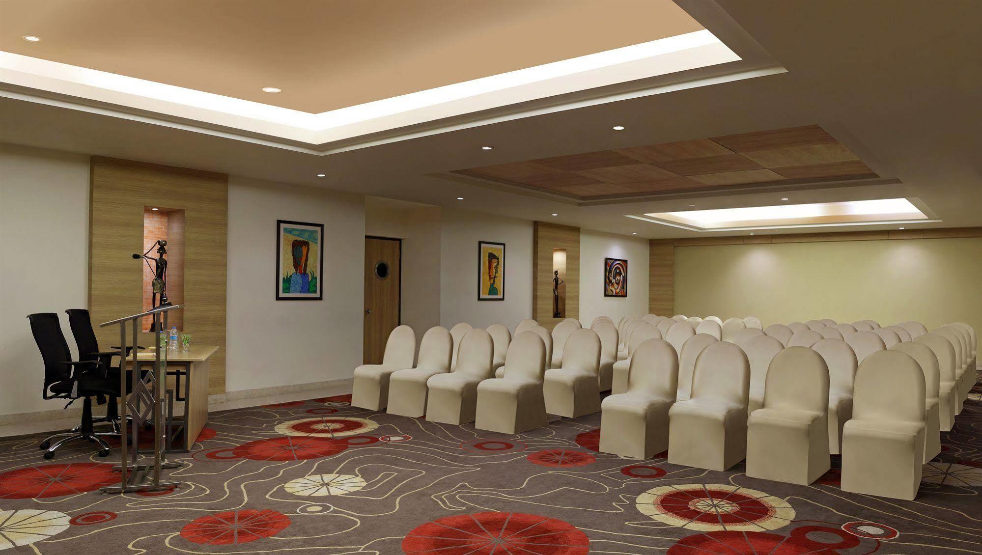 Lemon Tree Hotel, Ντεχραντούν Εξωτερικό φωτογραφία