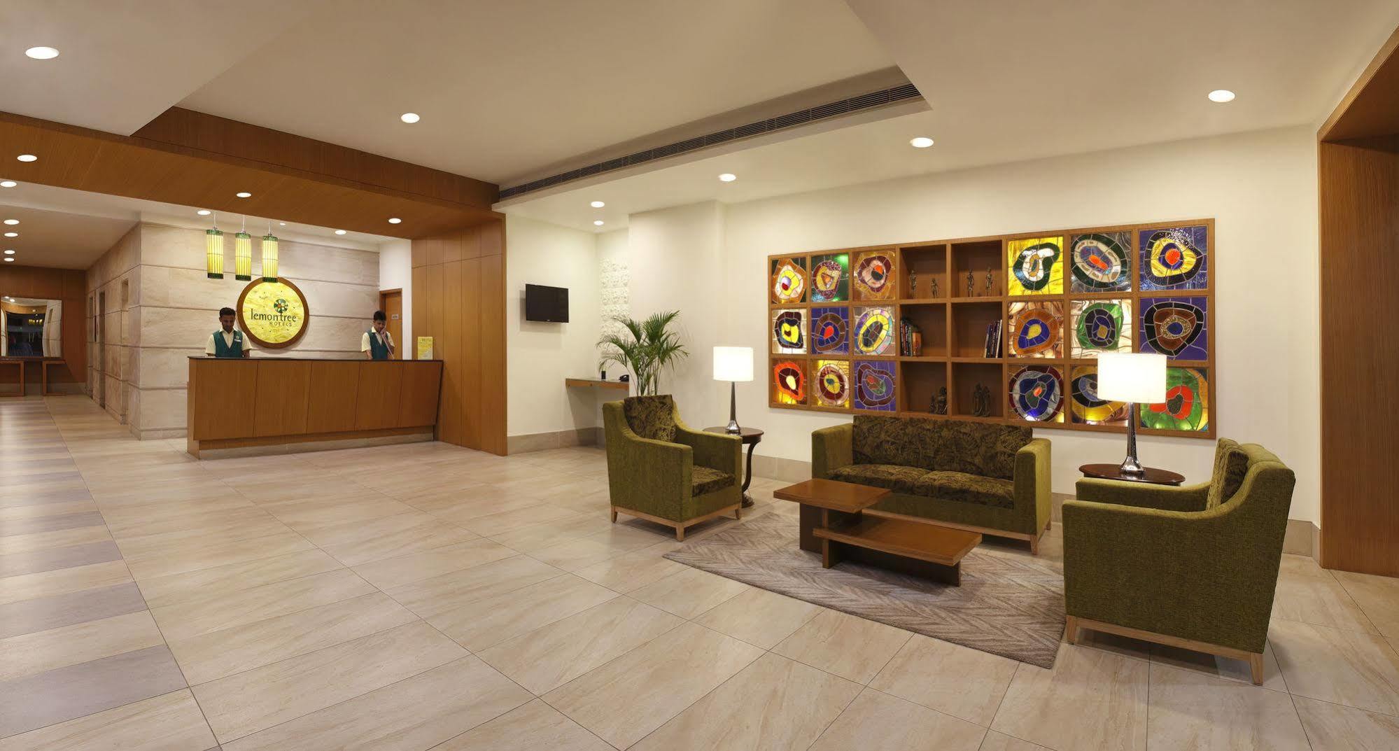 Lemon Tree Hotel, Ντεχραντούν Εξωτερικό φωτογραφία