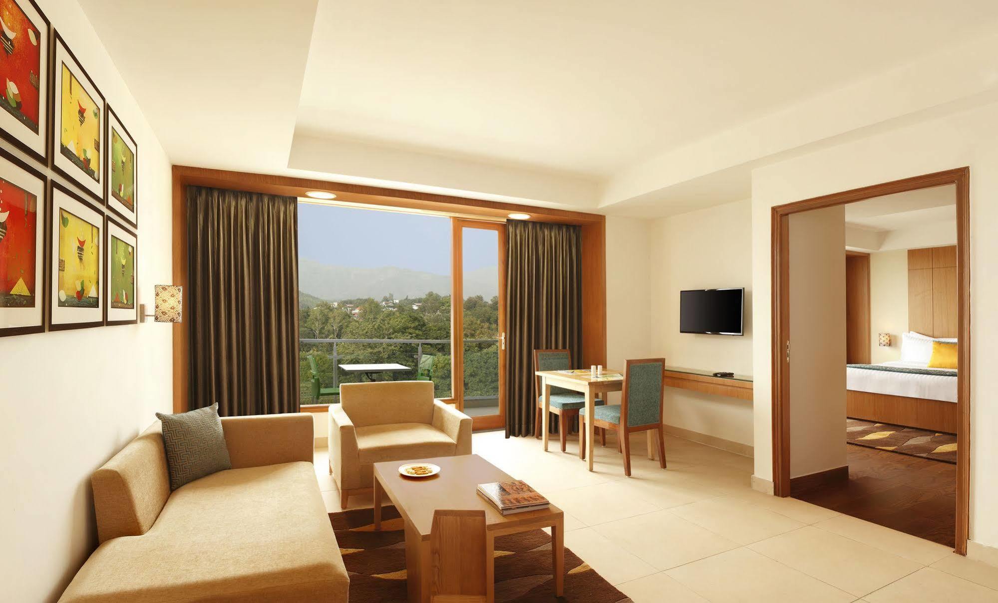 Lemon Tree Hotel, Ντεχραντούν Εξωτερικό φωτογραφία