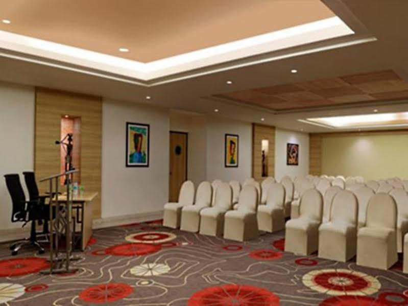 Lemon Tree Hotel, Ντεχραντούν Εξωτερικό φωτογραφία