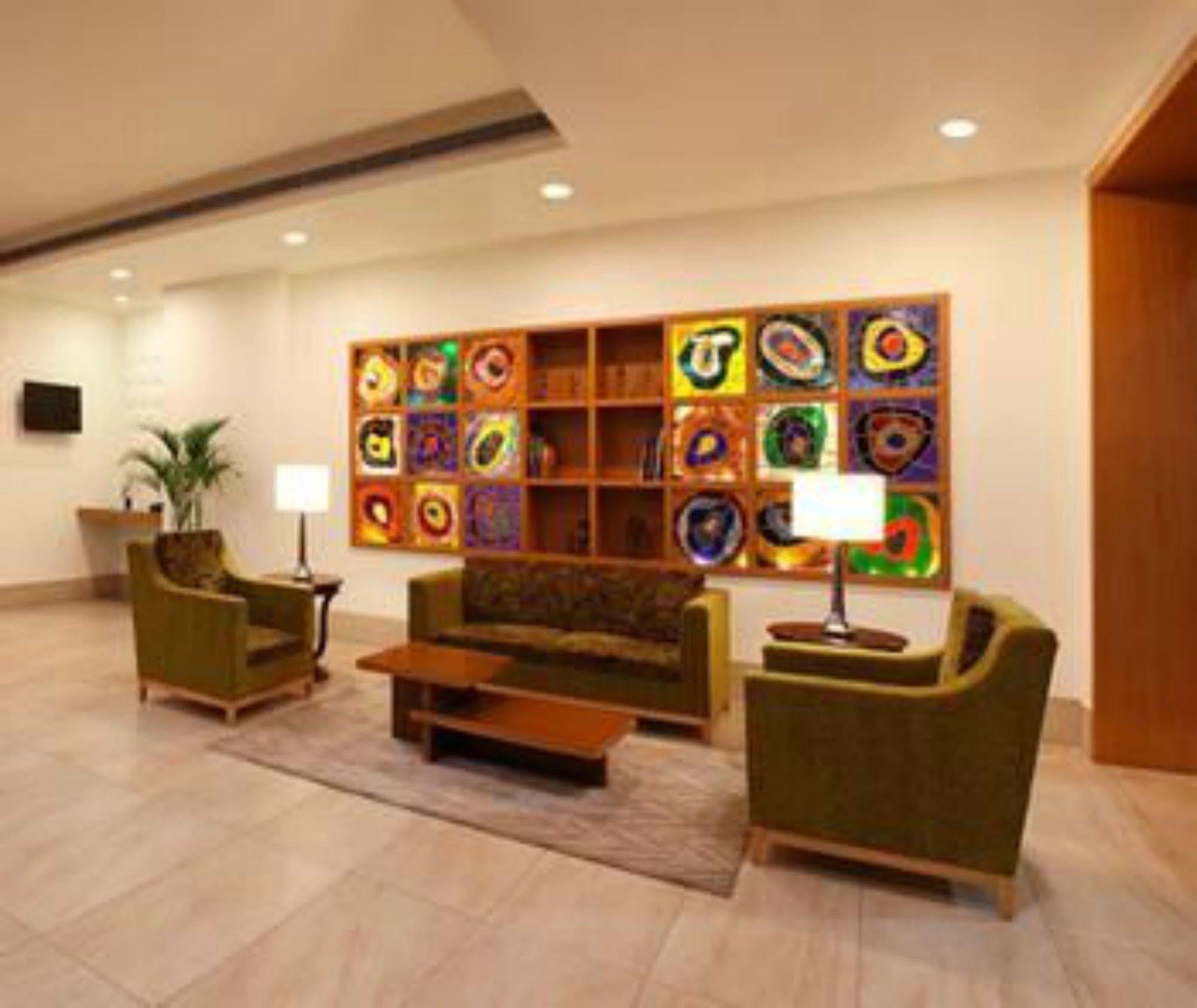 Lemon Tree Hotel, Ντεχραντούν Εξωτερικό φωτογραφία